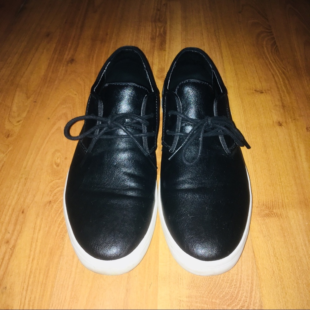 CALVIN KLEIN LOW CUT CASUAL SNEAKERS
